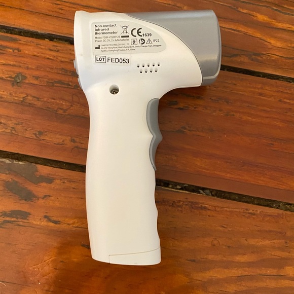 Medical Grade Contactless Sensor Thermometer Instant Read Results with light - Picture 10 of 13